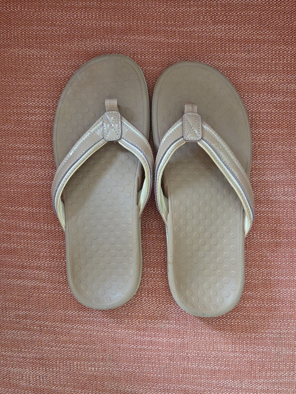 VIONIC Women's Taupe Flip-Flop Sandals - Comfortable Everyday Thong